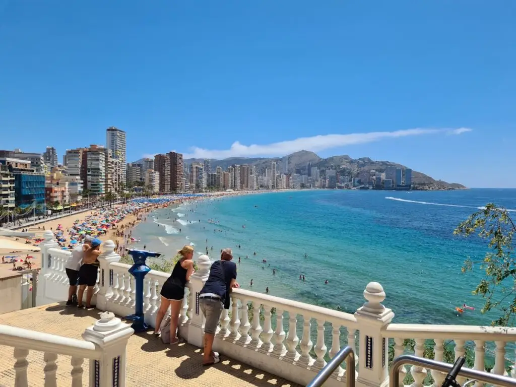 Vue de la mer à Alicante en Espagne